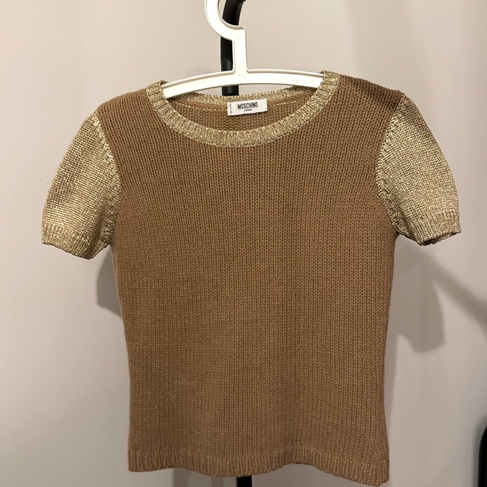 Moschino knitted sweater. Light brown with gold detailing